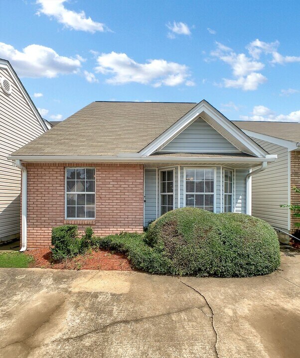 1368 Southern Gardens Dr in Tuscaloosa, AL - Building Photo