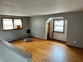 15 Sidney St, Unit Second Floor in Lodi, NJ - Building Photo