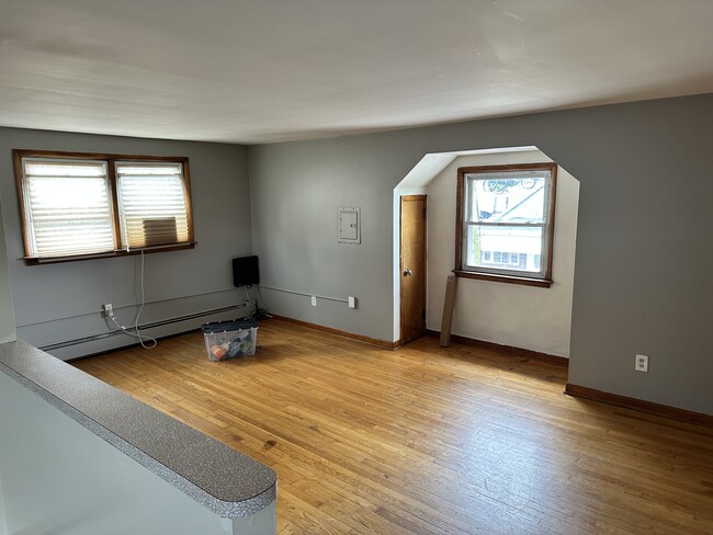 15 Sidney St, Unit Second Floor, Unit Second Floor