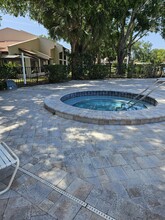 3505 Tarpon Woods Blvd, Unit Vanita in Palm Harbor, FL - Foto de edificio - Building Photo
