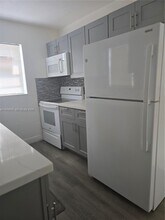 2111 NW 26th Ave in Fort Lauderdale, FL - Building Photo - Building Photo
