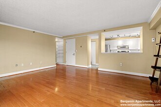 15 North Beacon St, Unit 404 in Boston, MA - Building Photo - Building Photo
