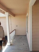 2380 Paradise Dr in Hollister, CA - Building Photo - Building Photo