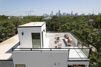 1100 W Mary St in Austin, TX - Building Photo - Building Photo