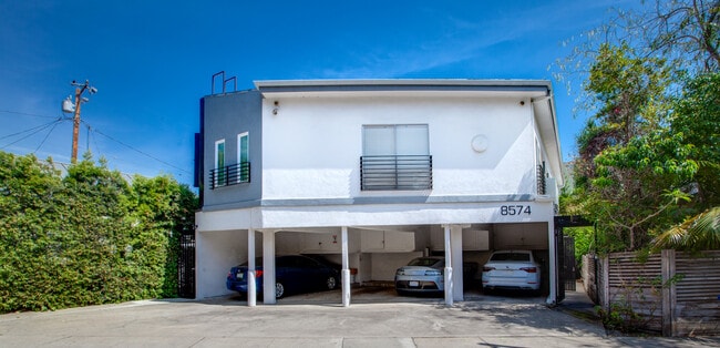8574 Rugby Dr, Unit 3