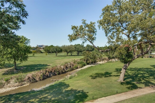 5981 Arapaho Rd, Unit 902 in Dallas, TX - Building Photo - Building Photo