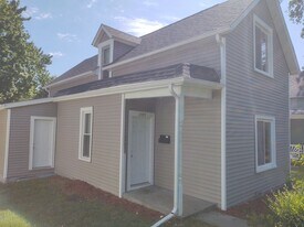 1709 W 9th St in Davenport, IA - Building Photo