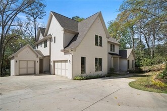 1074 Moores Mill Rd NW in Atlanta, GA - Building Photo - Building Photo