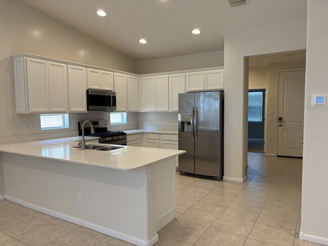 7411 N 123rd Dr in Glendale, AZ - Building Photo - Building Photo