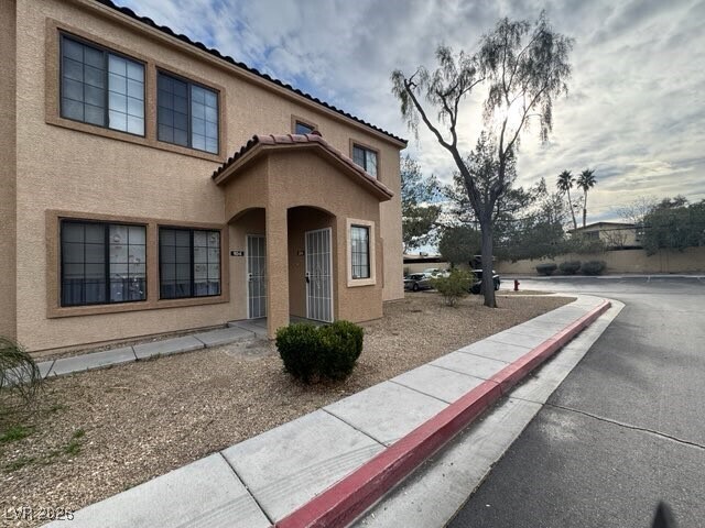 2141 Hussium Hills St in Las Vegas, NV - Building Photo