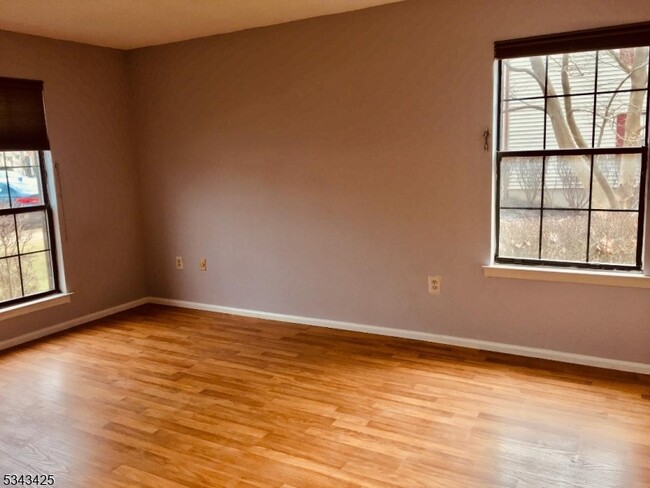 328 Penns Way in Bernards, NJ - Building Photo - Building Photo