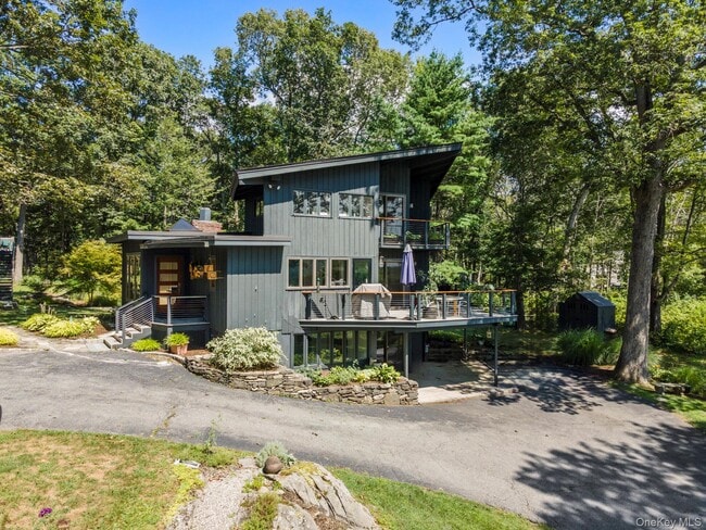 13 Juengst Rd in North Salem, NY - Building Photo - Building Photo