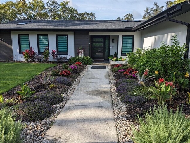 1851 Royal Oak Pl E in Dunedin, FL - Building Photo - Building Photo