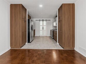 7607 Meadow Oaks Dr in Dallas, TX - Building Photo - Building Photo