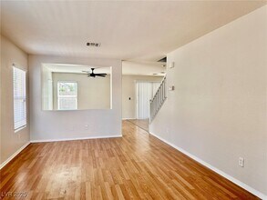 9517 W Gilmore Ave in Las Vegas, NV - Building Photo - Building Photo