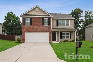 750 Chariot Way in Hopkins, SC - Building Photo