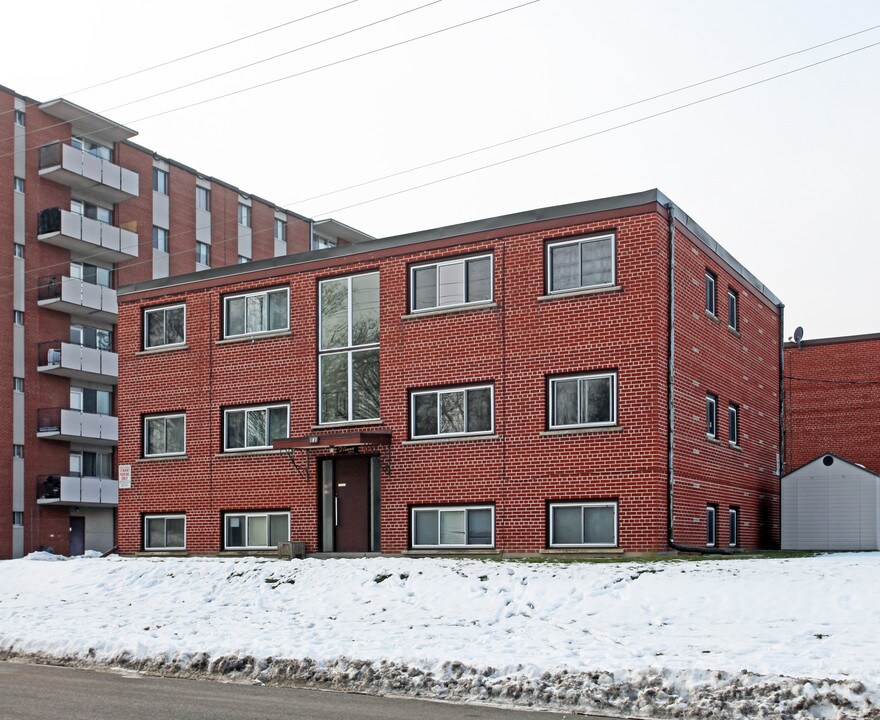 180 Nipigon St in Oshawa, ON - Building Photo