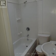 532 Simcoe St S in Oshawa, ON - Building Photo - Building Photo