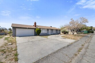 16422 Wells Fargo Ave in Lake Los Angeles, CA - Building Photo - Building Photo