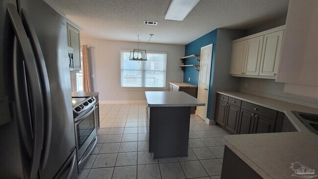 2080 Winners Cir in Gonzalez, FL - Building Photo - Building Photo