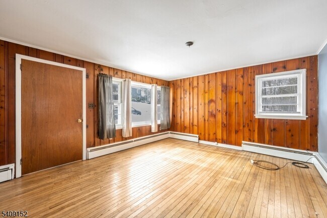 47 Eugene Rd in Hopatcong, NJ - Building Photo - Building Photo