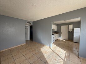 5123 N 28th Dr in Phoenix, AZ - Building Photo