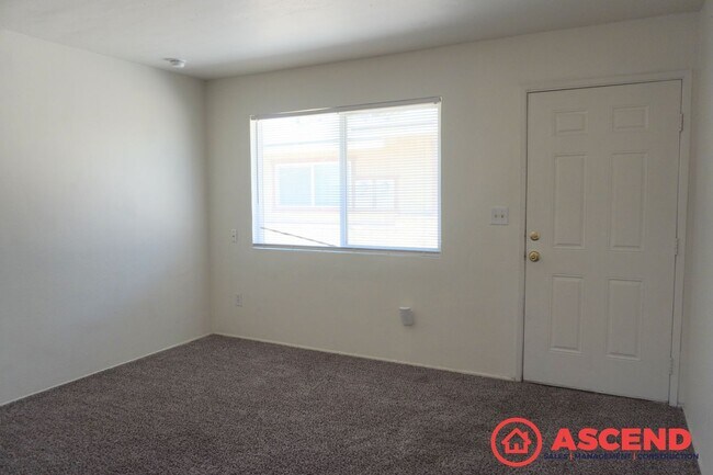 916 Quincy St in Bakersfield, CA - Building Photo - Building Photo