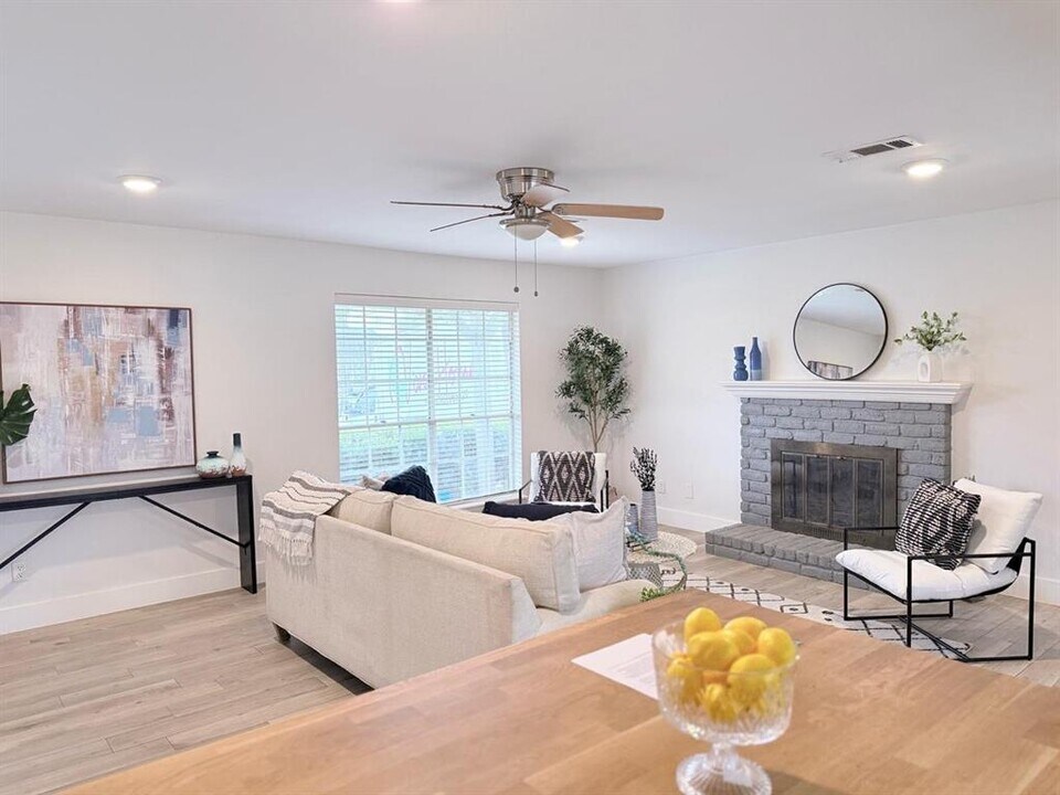 12810 Silver Creek Dr in Austin, TX - Building Photo