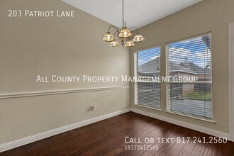 203 Patriot Ln in Euless, TX - Building Photo - Building Photo