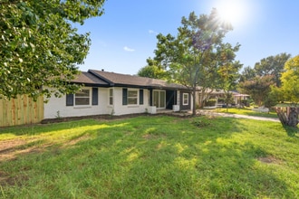 11380 Lanewood Cir in Dallas, TX - Building Photo - Building Photo