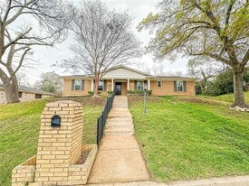 1125 Wedgewood Dr in Waco, TX - Building Photo