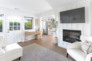 8418 Glider Ave, Unit 8418 in Los Angeles, CA - Building Photo