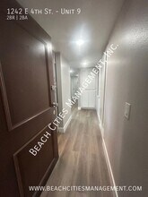 1242 E 4th St in Long Beach, CA - Building Photo - Building Photo