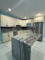 530 NW 116th Terrace in Miami, FL - Building Photo