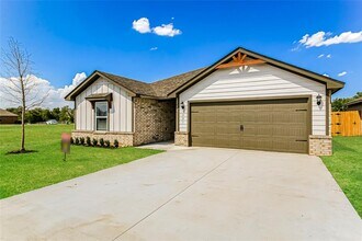 1601 Crimson Lake Blvd in El Reno, OK - Building Photo - Building Photo