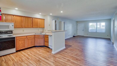 Walnut Springs in Bloomington, IN - Building Photo - Building Photo