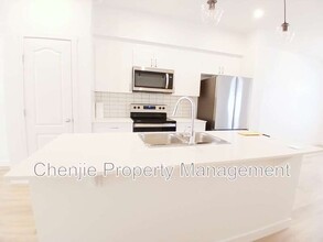 20952-20919 19 Ave NW in Edmonton, AB - Building Photo - Building Photo