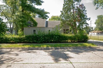 11212 Cadillac Ave in Warren, MI - Building Photo - Building Photo