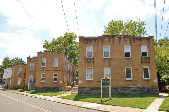 Lawndale Apartments in Philadelphia, PA - Building Photo - Building Photo