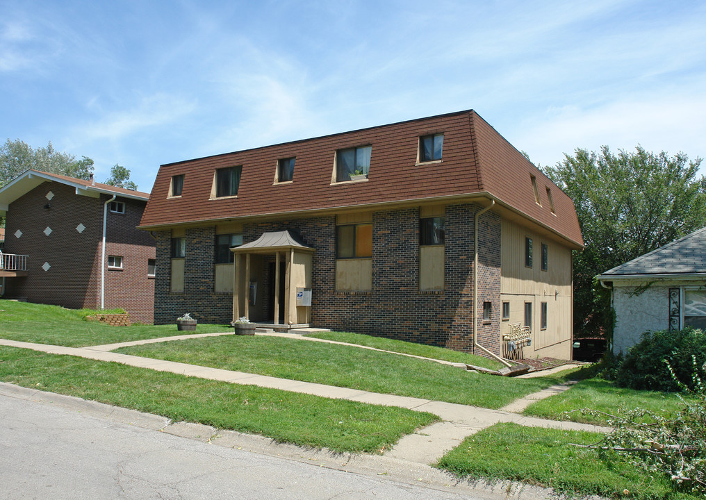 119 N 37th St in Omaha, NE - Foto de edificio