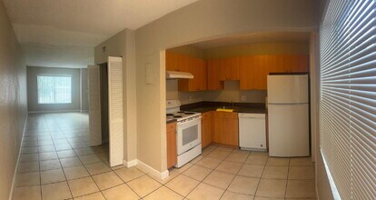 4785 NW 9th Dr in Plantation, FL - Building Photo - Building Photo