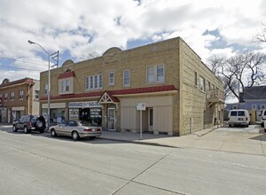 7419-7425 W Becher St in Milwaukee, WI - Foto de edificio - Building Photo