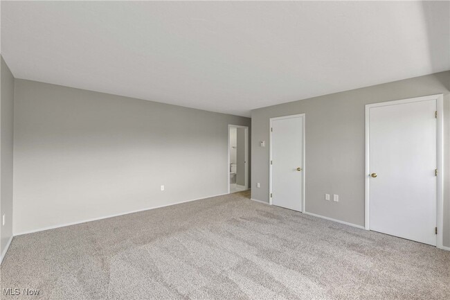 12550 Lake Ave in Lakewood, OH - Building Photo - Building Photo