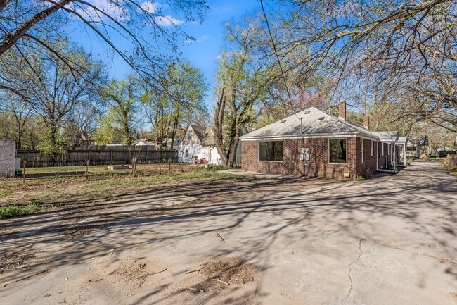 1832 S Washington Ave in Wichita, KS - Building Photo - Building Photo