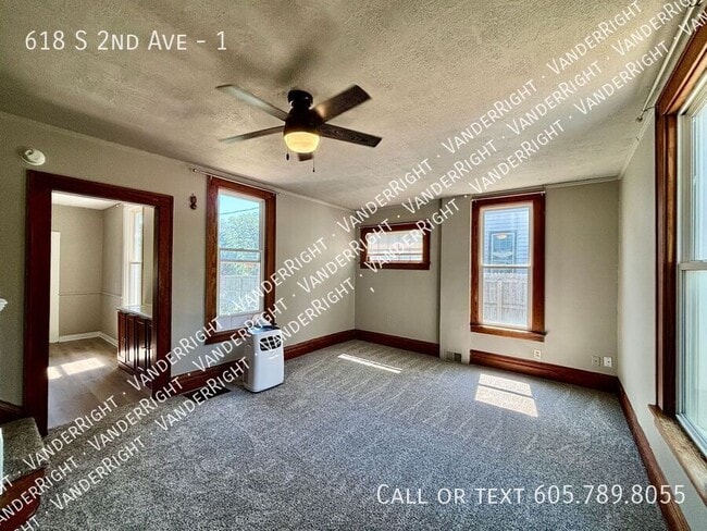property at 618 S 2nd Ave