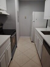 1140 Lake Victoria Dr in West Palm Beach, FL - Building Photo - Building Photo