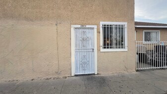 1387 E 49th St, Unit 1387 E 49th St in Los Angeles, CA - Building Photo
