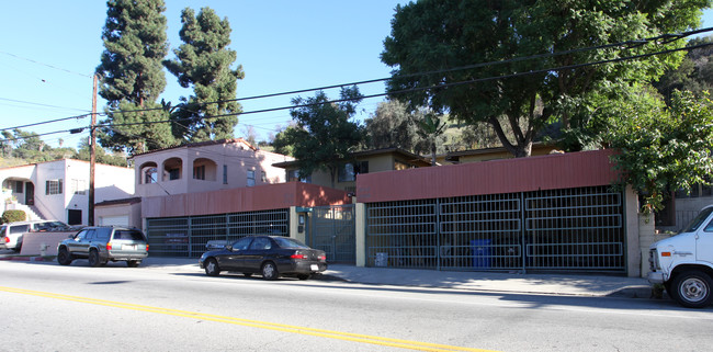 3708-3712 Griffin Ave in Los Angeles, CA - Foto de edificio - Building Photo