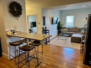140 Boston St, Unit 1 in Boston, MA - Building Photo - Building Photo
