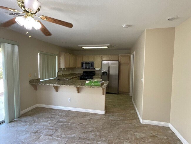 4461 Warbonnet Way in Las Vegas, NV - Building Photo - Building Photo